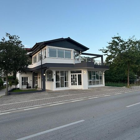 Apartment Camellia Liyubuşka Dış mekan fotoğraf