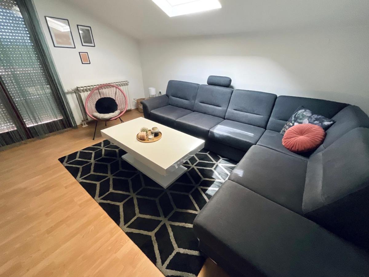 Apartment Camellia Liyubuşka Dış mekan fotoğraf
