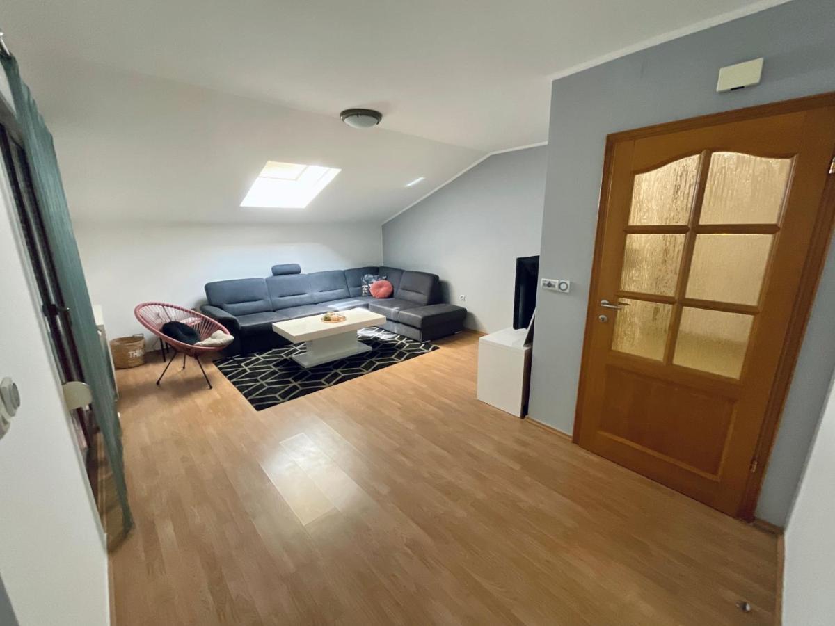 Apartment Camellia Liyubuşka Dış mekan fotoğraf