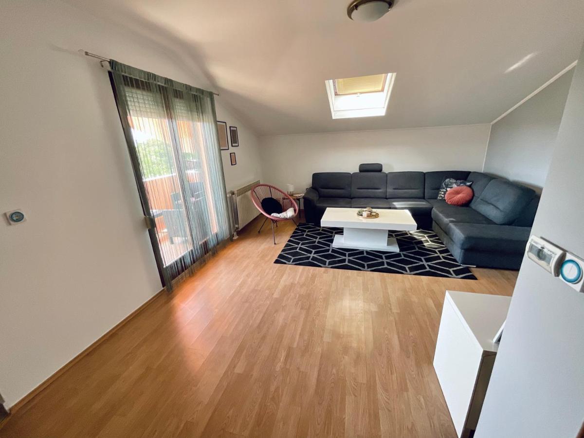 Apartment Camellia Liyubuşka Dış mekan fotoğraf