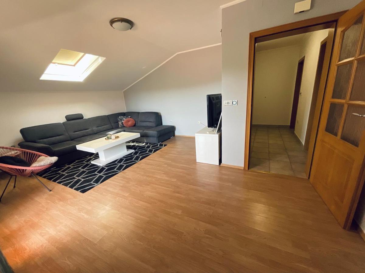 Apartment Camellia Liyubuşka Dış mekan fotoğraf