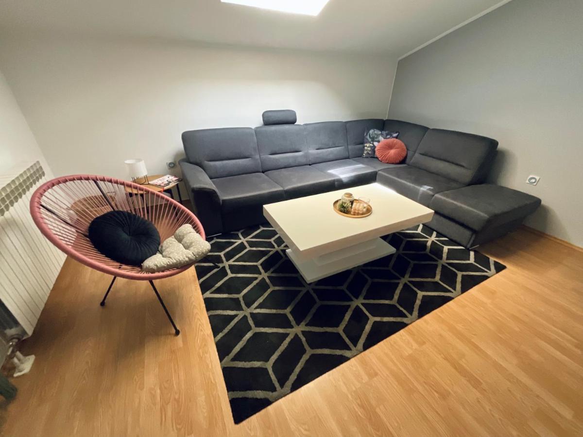 Apartment Camellia Liyubuşka Dış mekan fotoğraf